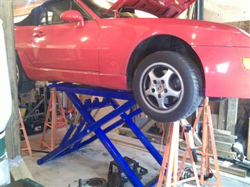 [Image: car_on_lift.jpg]