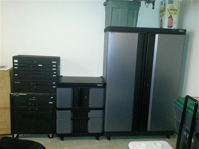 [Image: kobalt_cabinets2.jpg]